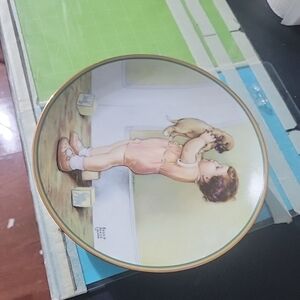 Hamilton Art Plate with Child and Puppy - Gold and Brown